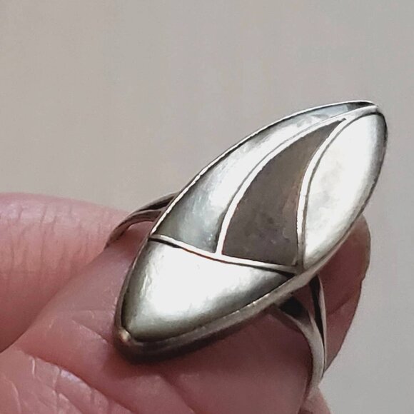 Native American MOP channel inlay 925 ring sz 7.5 (1118) - Picture 2 of 7